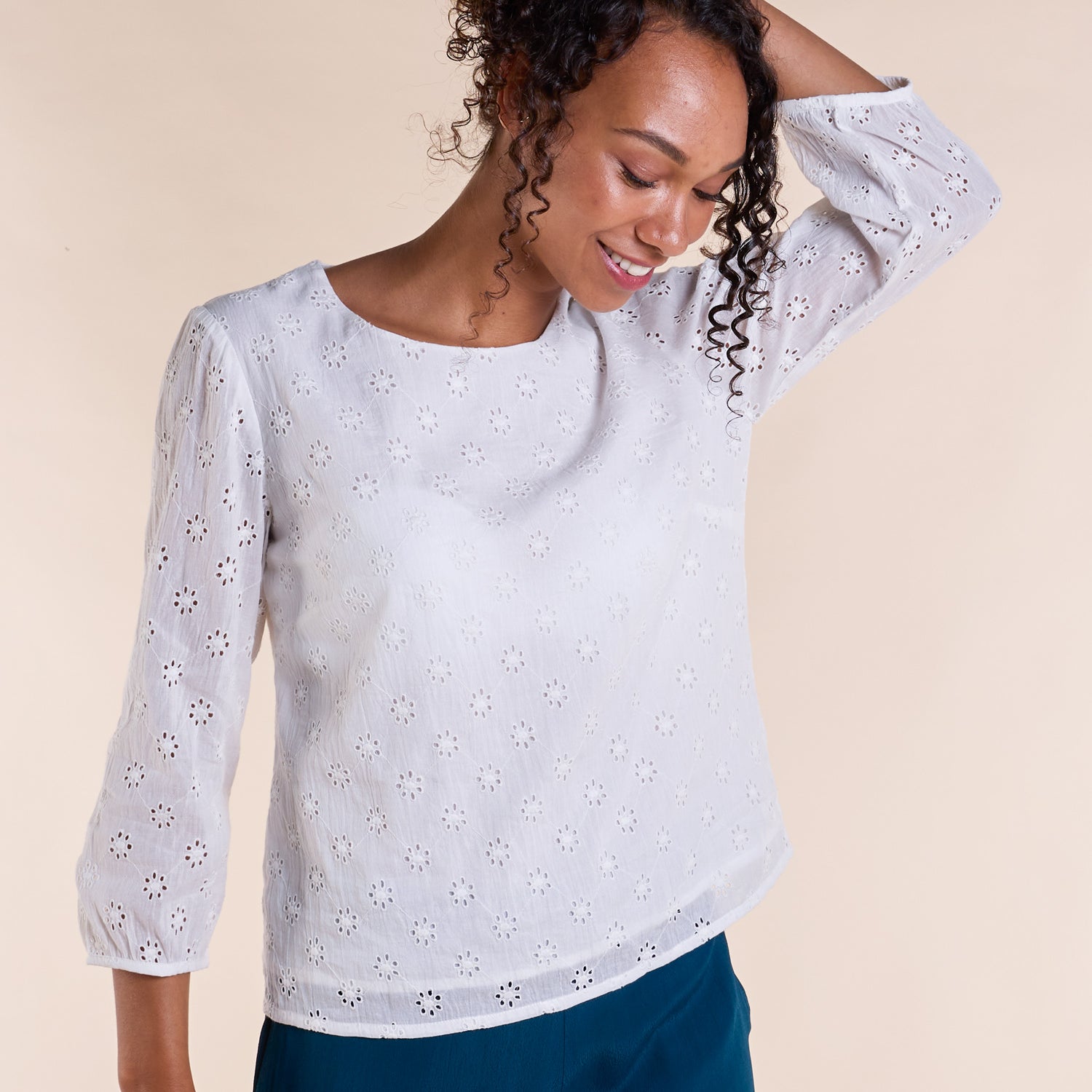 SS25 Broderie Anglaise Top - White