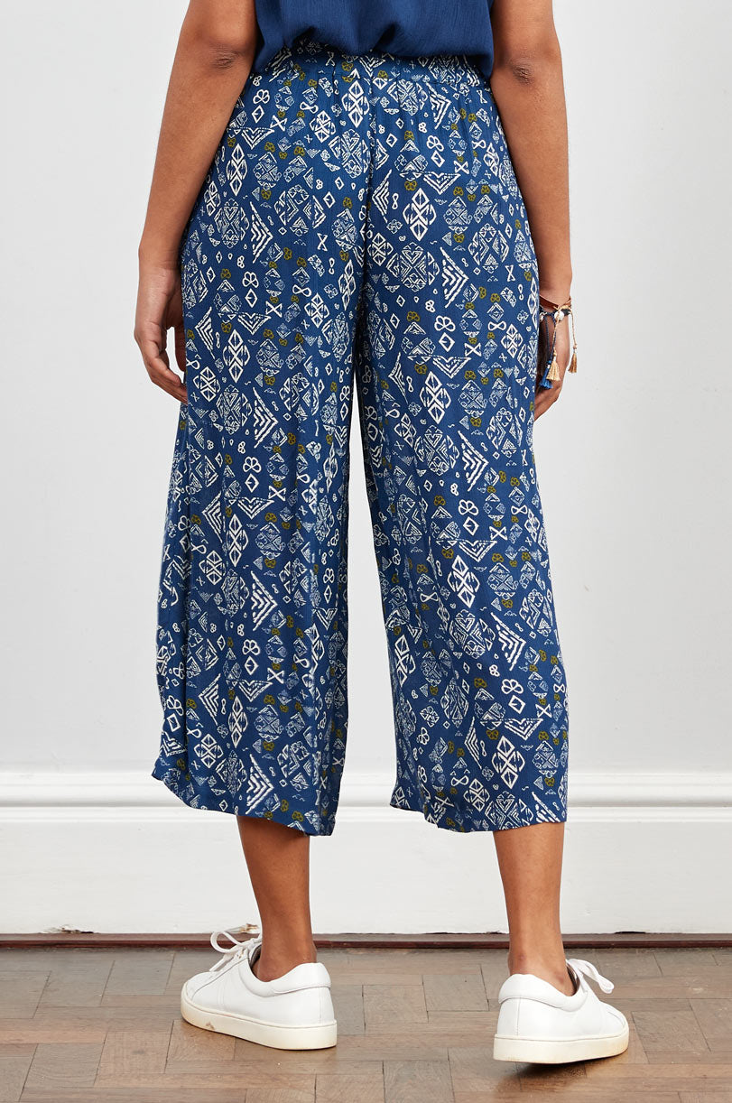 KA1032 Cropped Wide Leg Crinkle Trousers