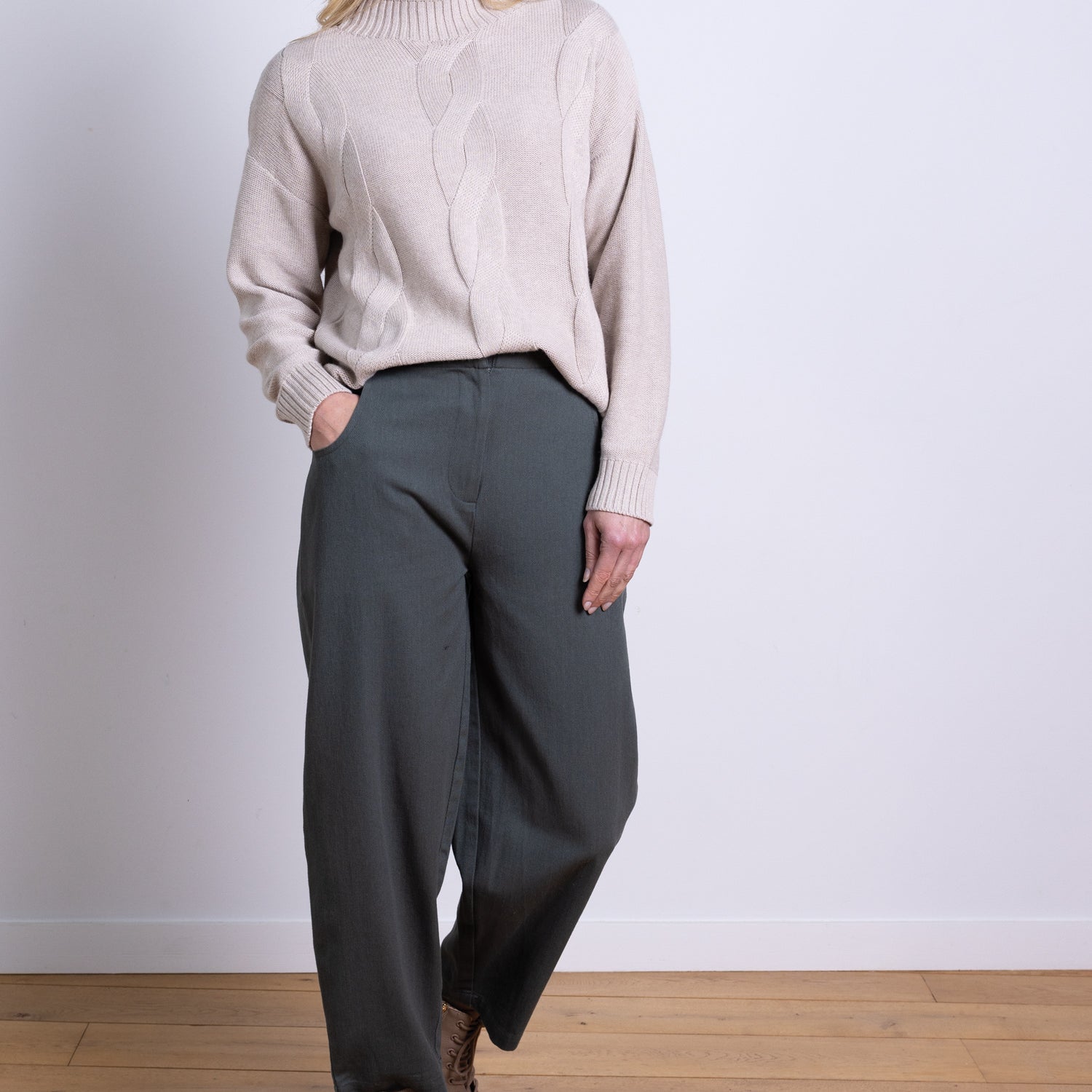AW25 Cropped Trouser - Buff