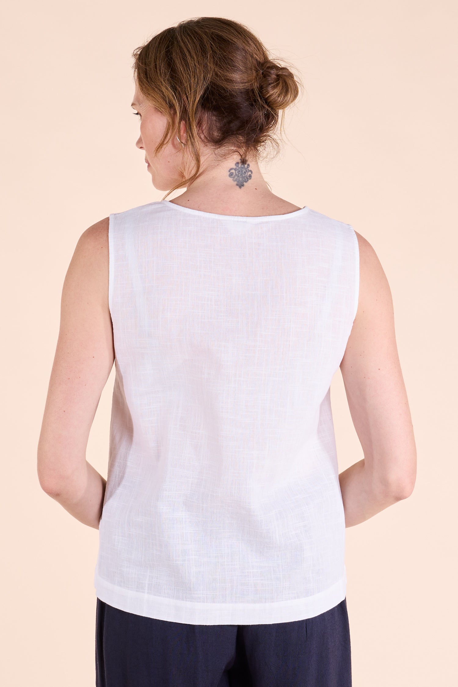 SS25 Scallop trim vest - White