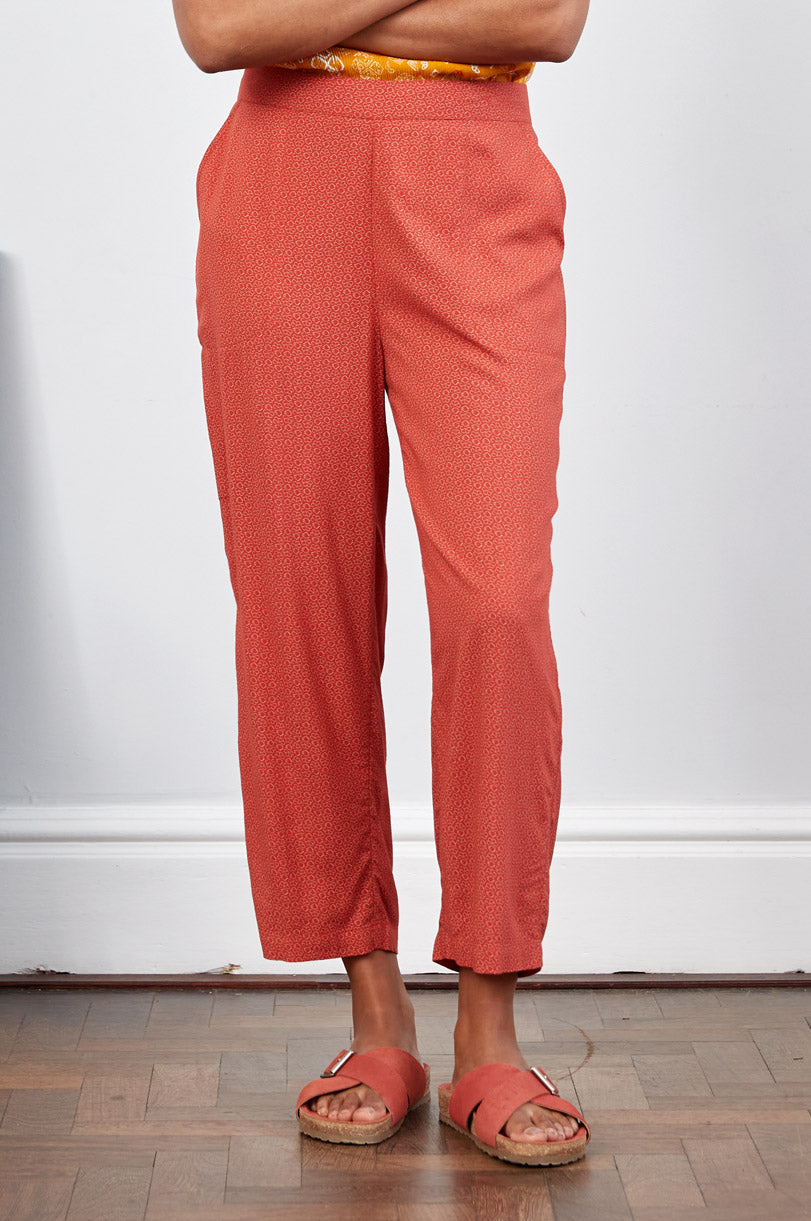 FN1058 Cropped Straight Leg Slub Trouser