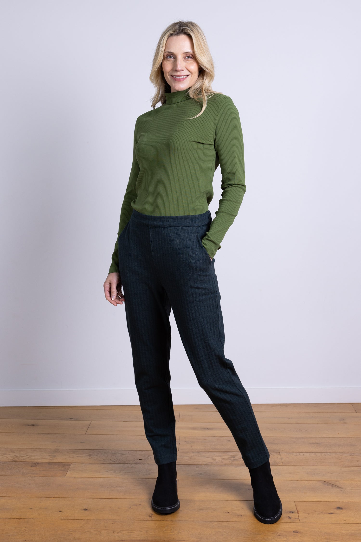 AW25 Slim Leg Trouser - Midnight