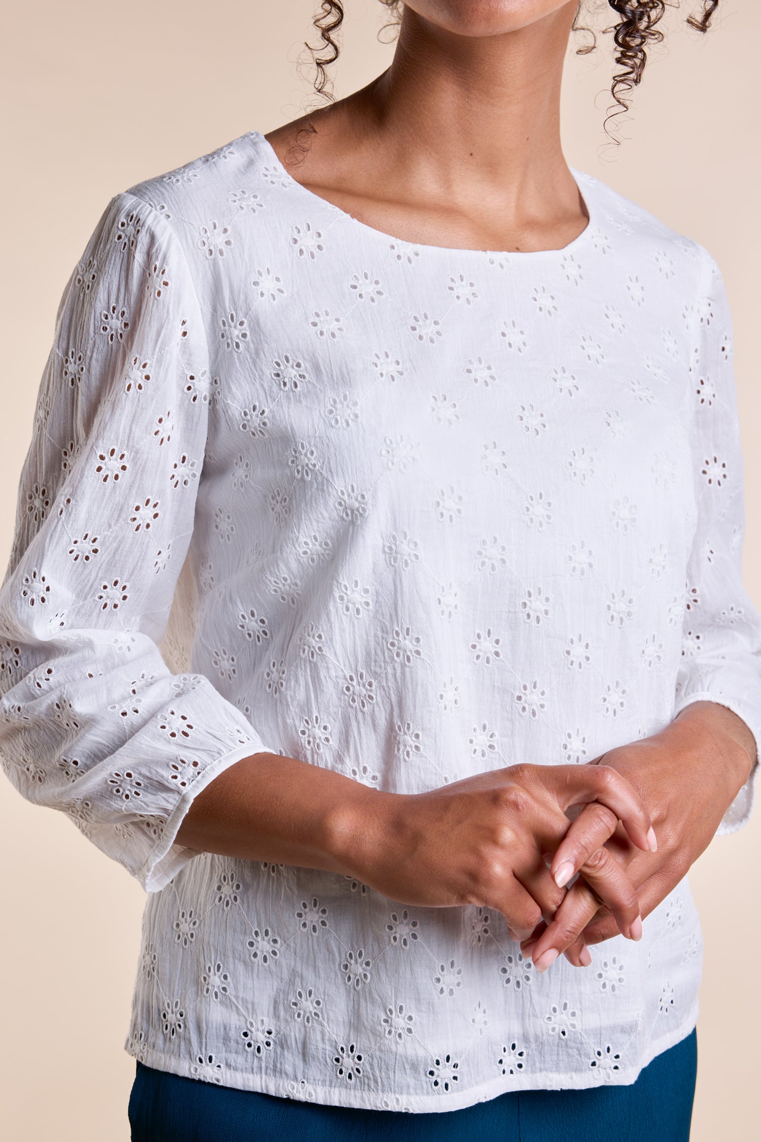 SS25 Broderie Anglaise Top - White