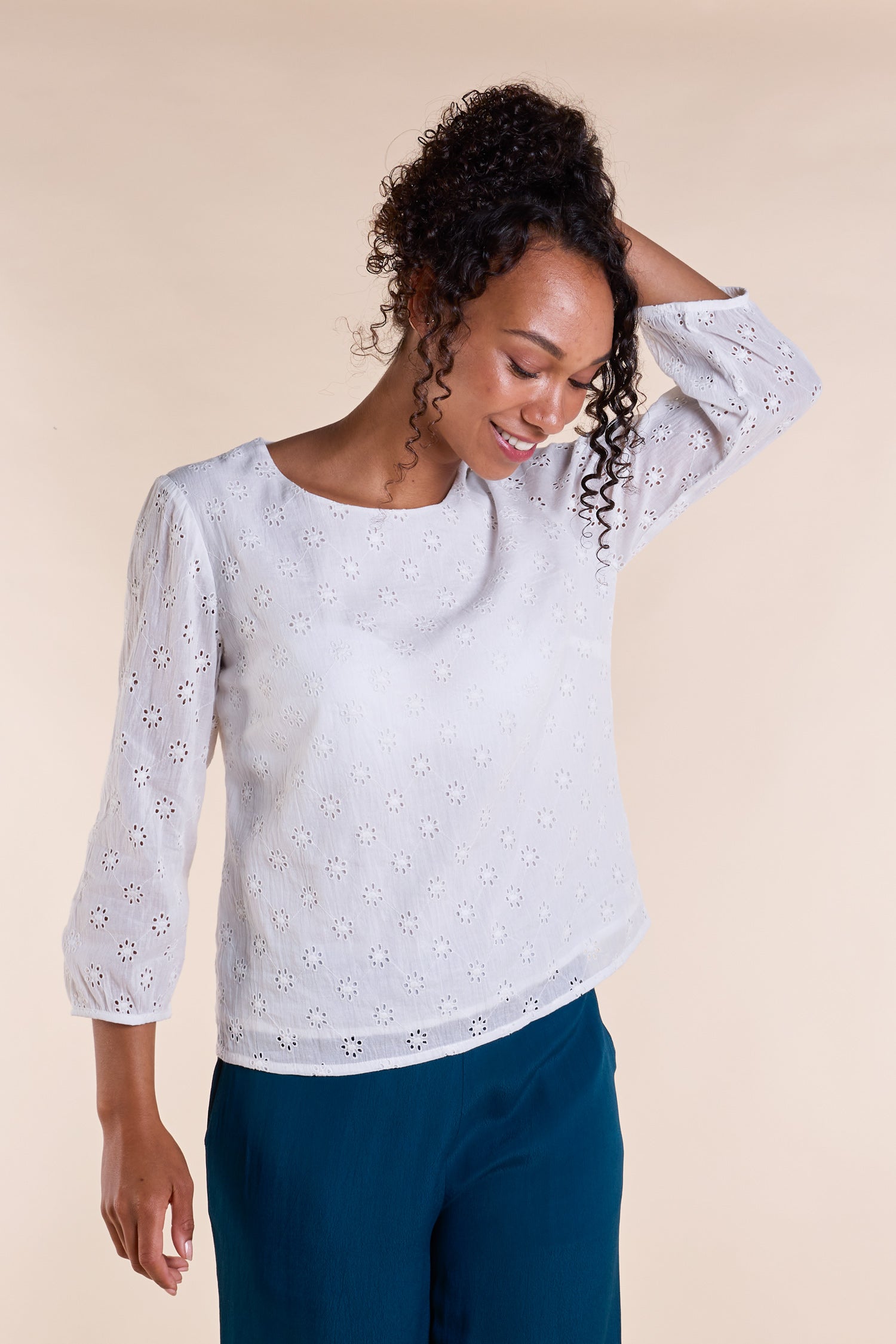 SS25 Broderie Anglaise Top - White