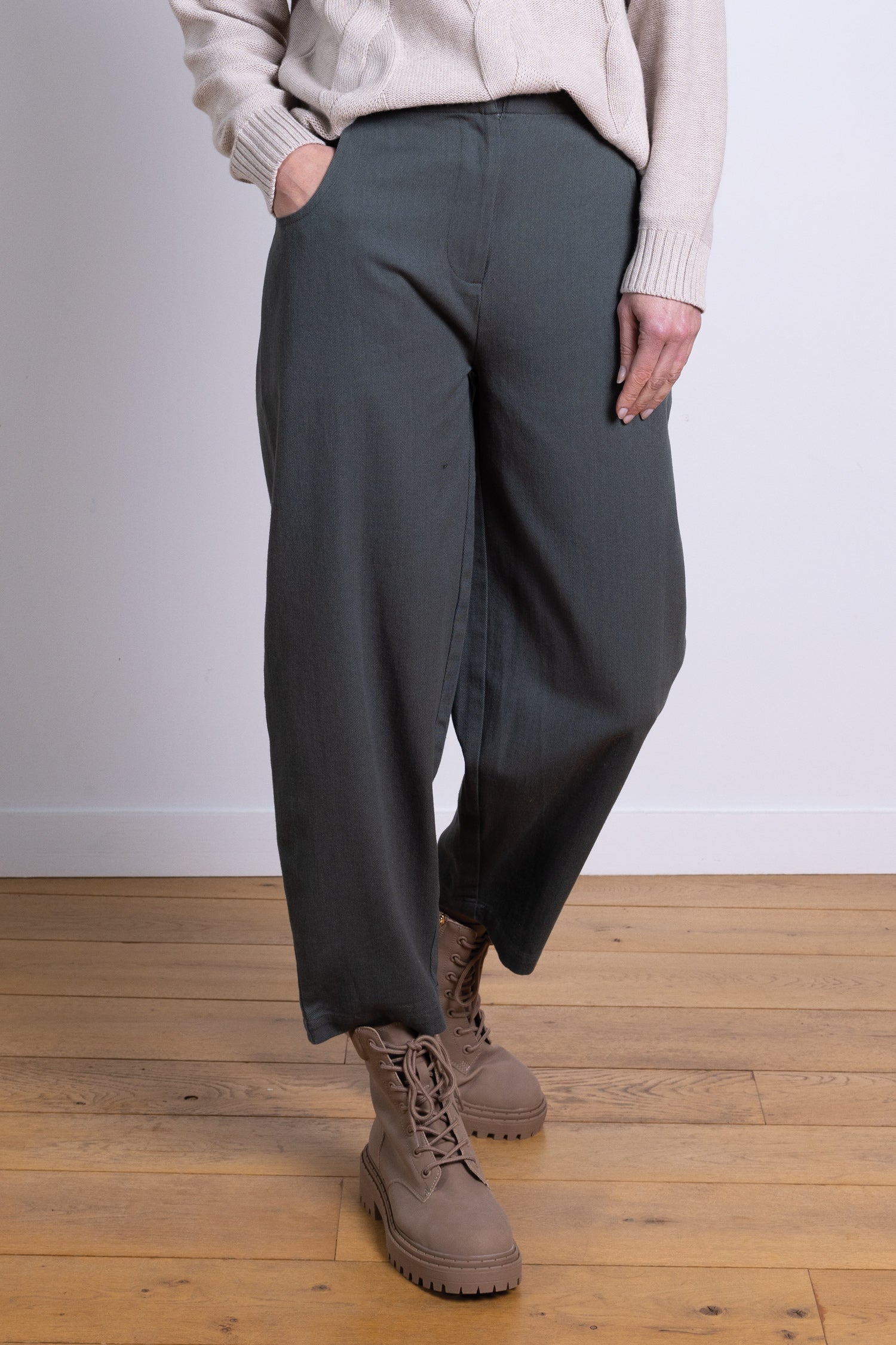 AW25 Cropped Trouser - Buff