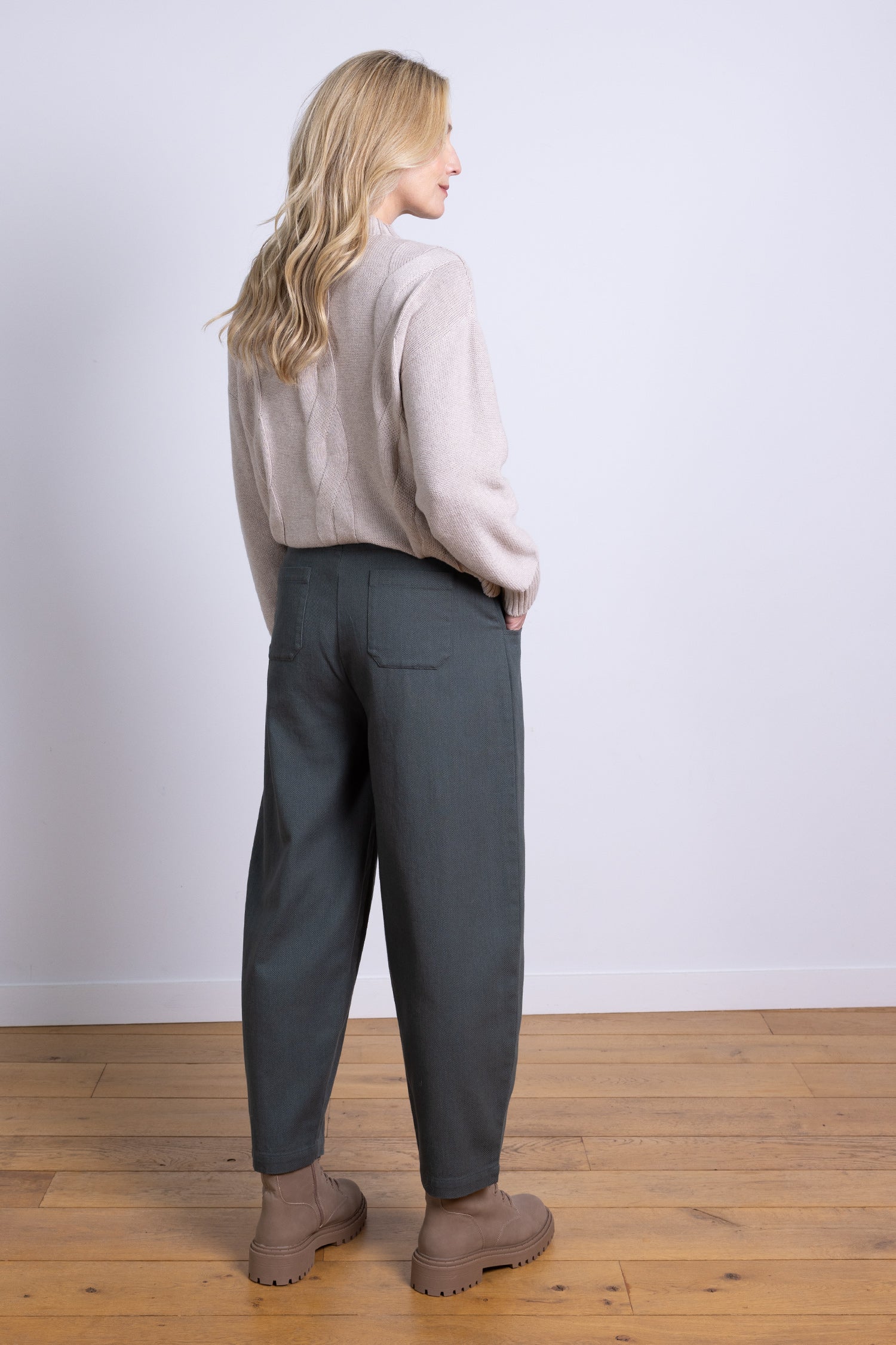 AW25 Cropped Trouser - Buff