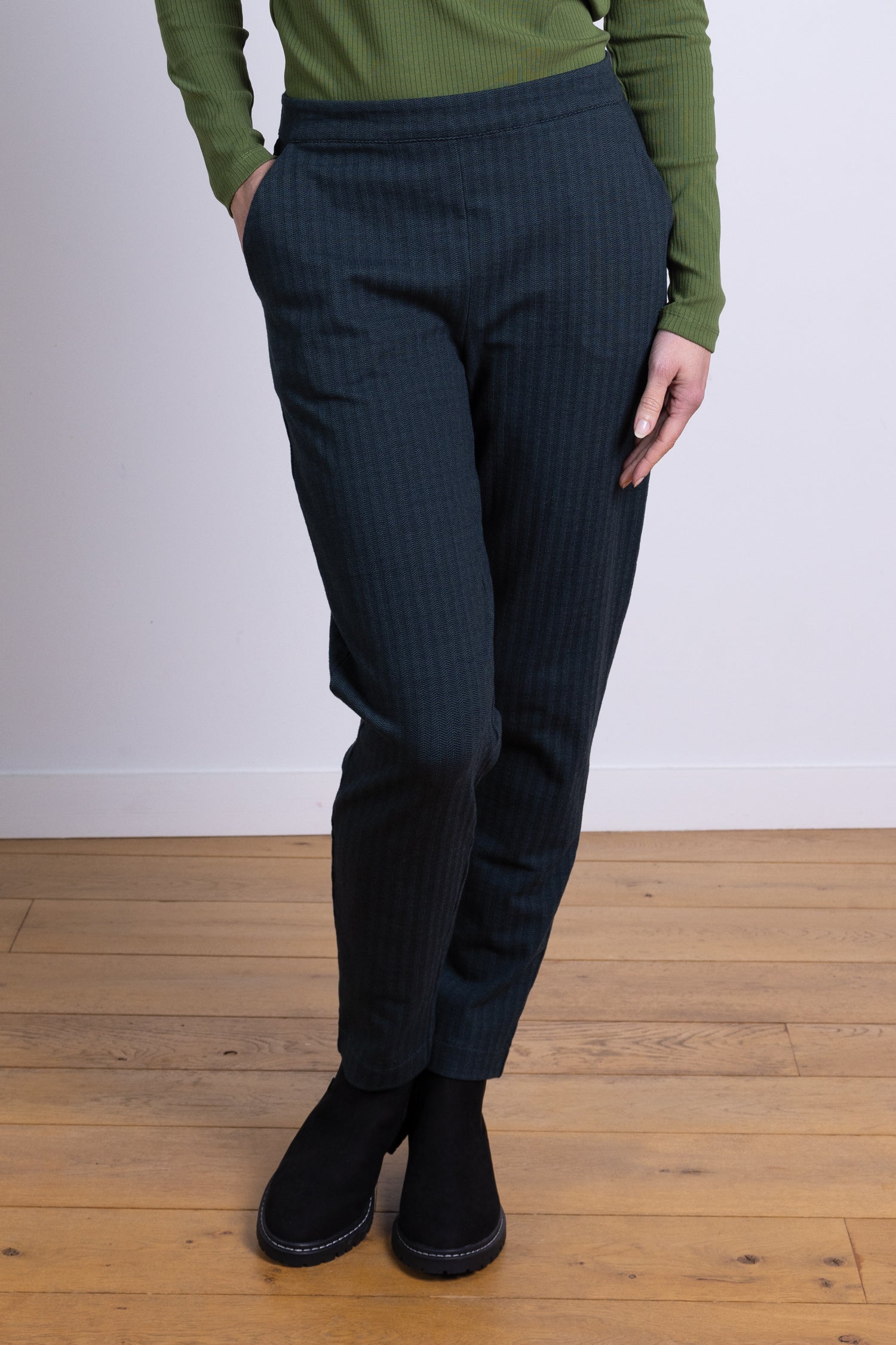 AW25 Slim Leg Trouser - Midnight