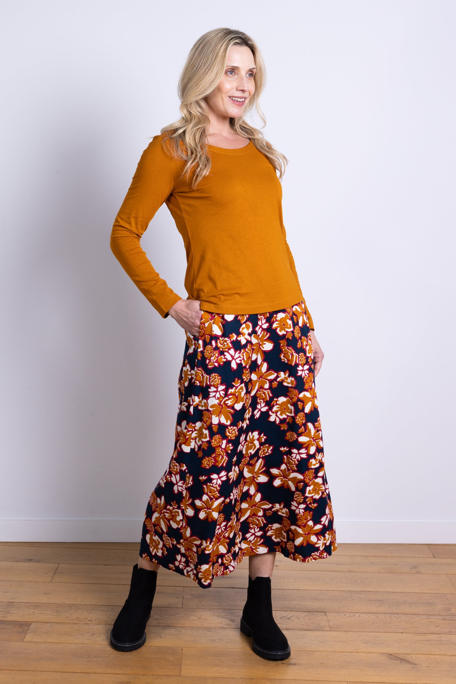 AW25 Round Neck Top - Apricot