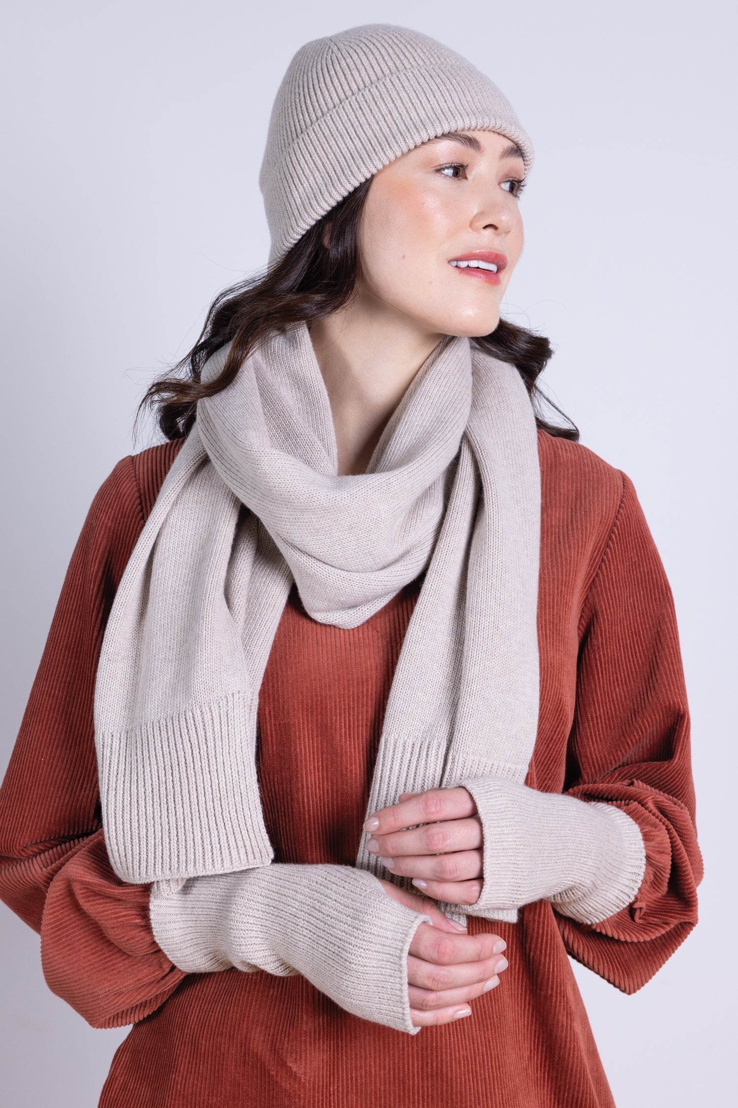 AW25 Plain Knitted fingerless gloves - Sand