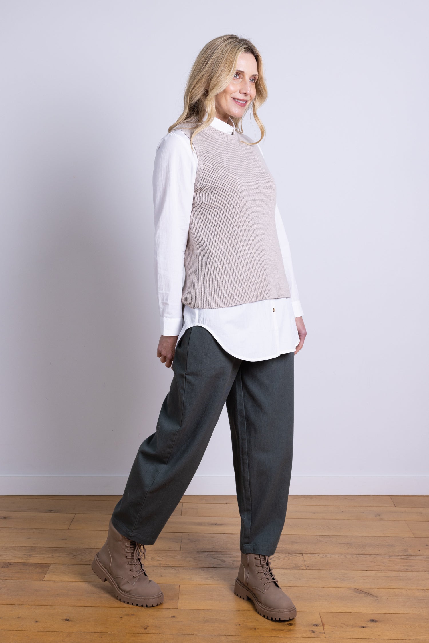 AW25 Knitted Vest - Sand