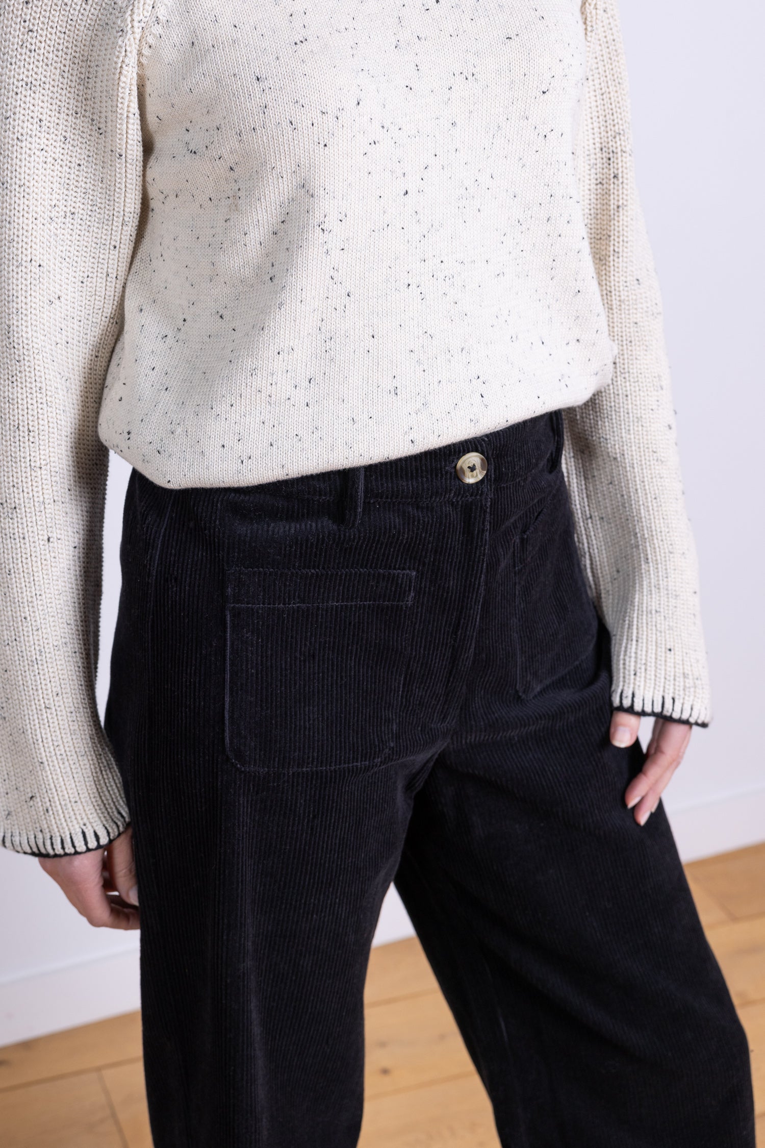 AW25 Pocket Cropped Trouser - black