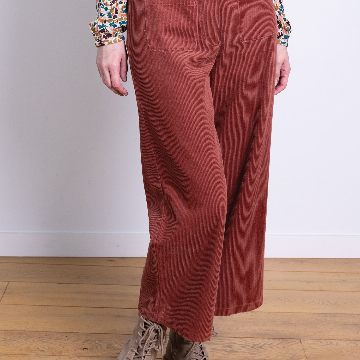 AW25 Pocket Cropped Trouser - Rose
