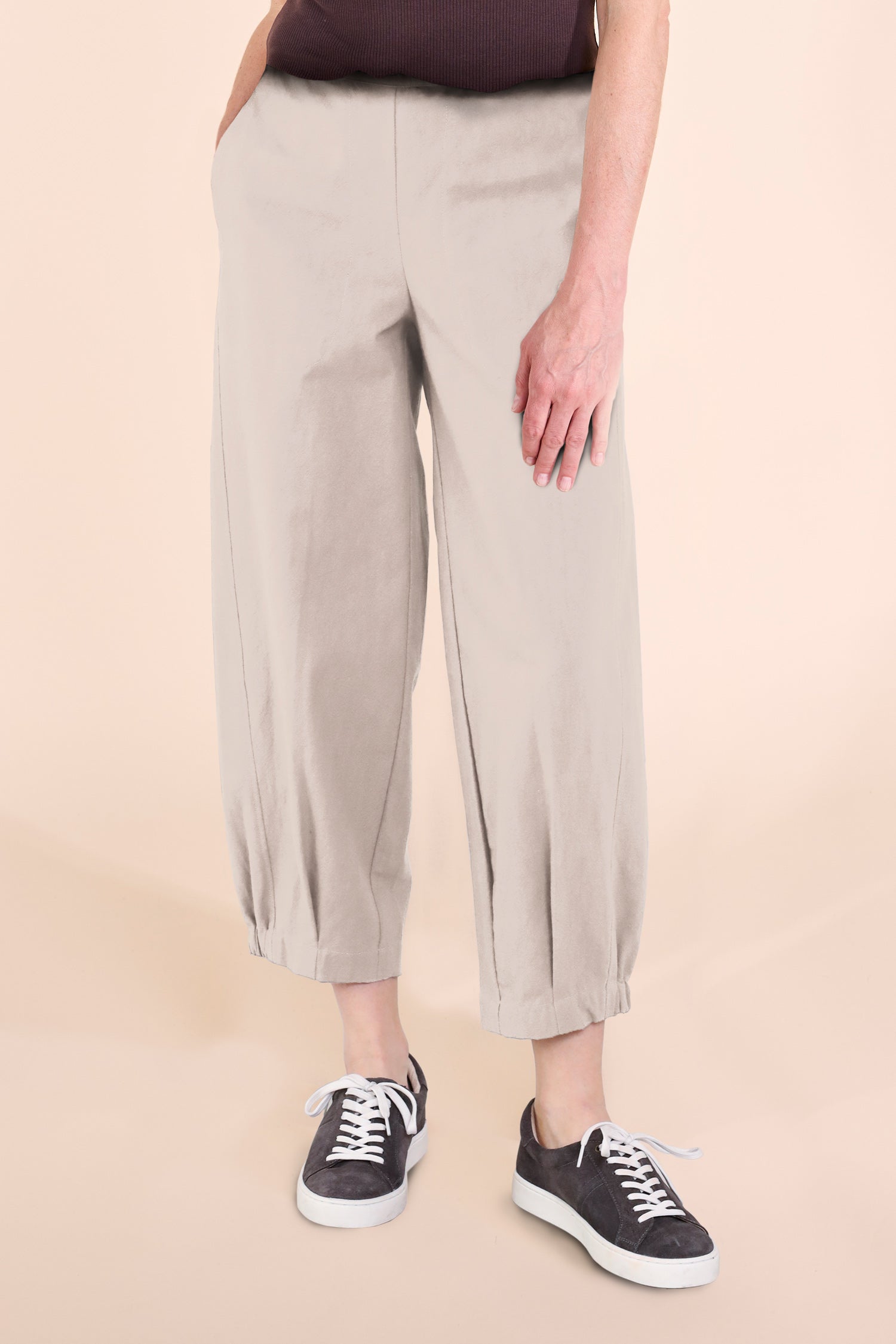 SS25 Elastic Hem Trouser