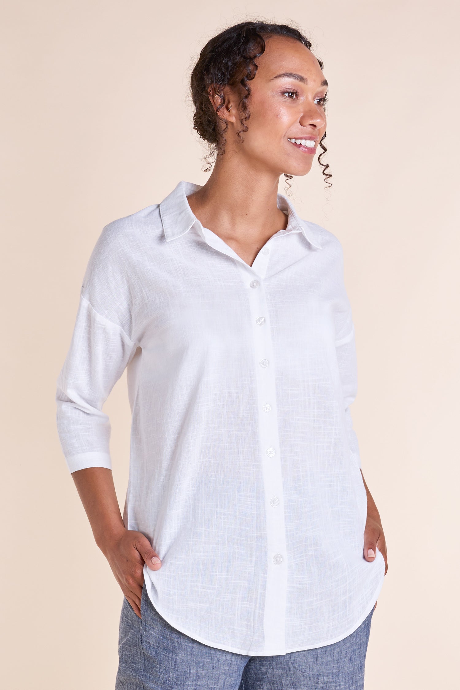 SS25 Long Scoop Hem Shirt - White