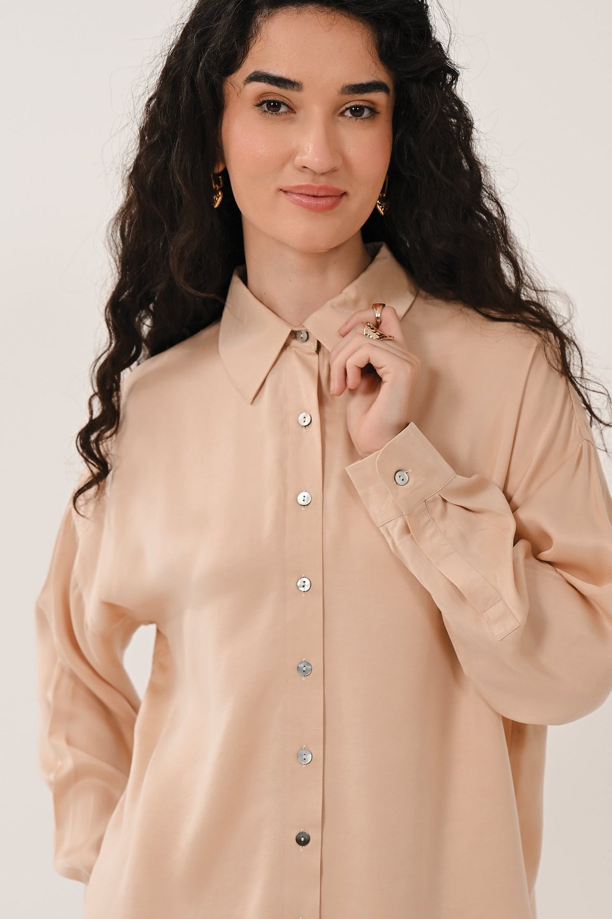 AW26 Oversized Satin Shirt - Champagne Gold