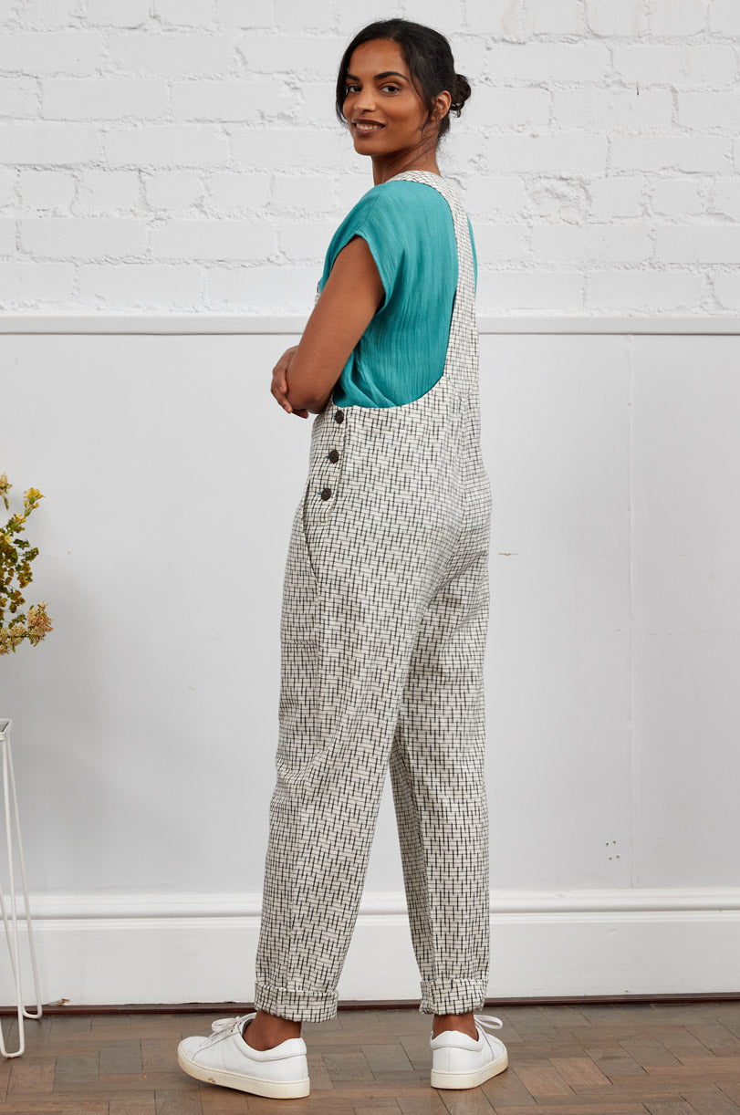 IC1028 Dungarees