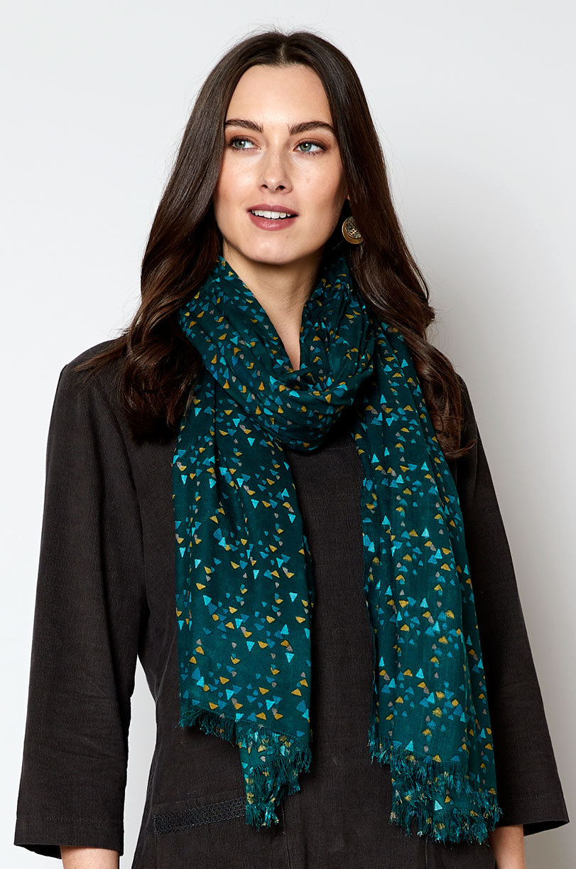 TP0318 Printed Triangles Scarf