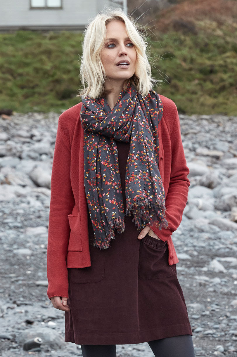 TP0318 Printed Triangles Scarf